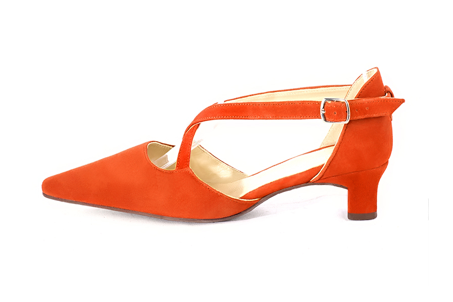 Women's clementine orange open side dress shoes, with crossed straps. Tapered toe. Low kitten heels - Profile view